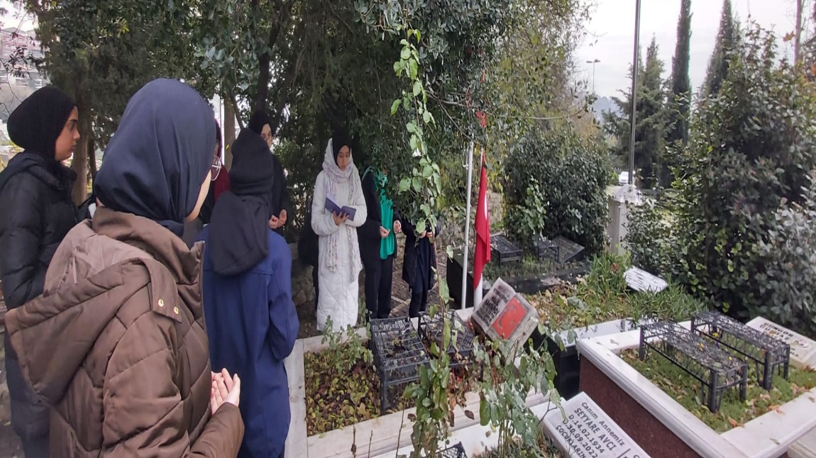 Öğrencilerimizle Çengelköy Mezarlığını Ziyaret Ettik